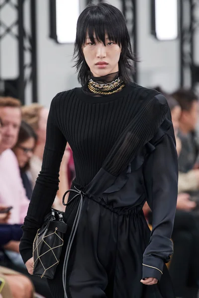 Look 93